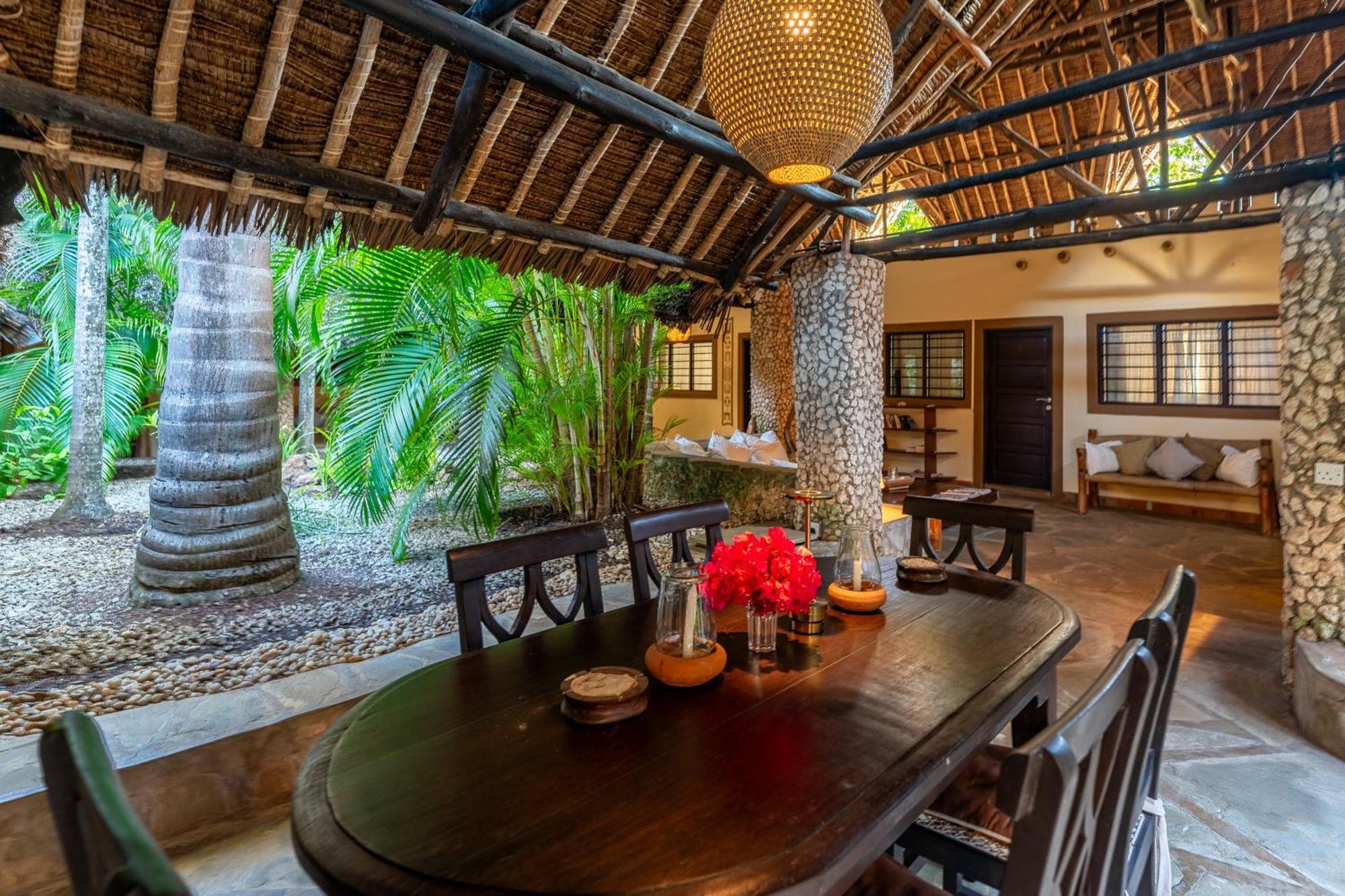 Diani Marine Divers Village Diani Beach Exterior photo