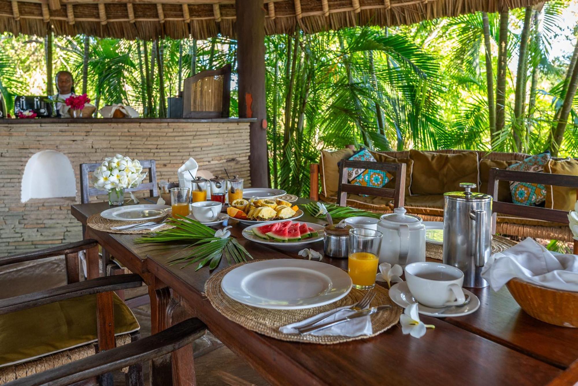 Diani Marine Divers Village Diani Beach Exterior photo
