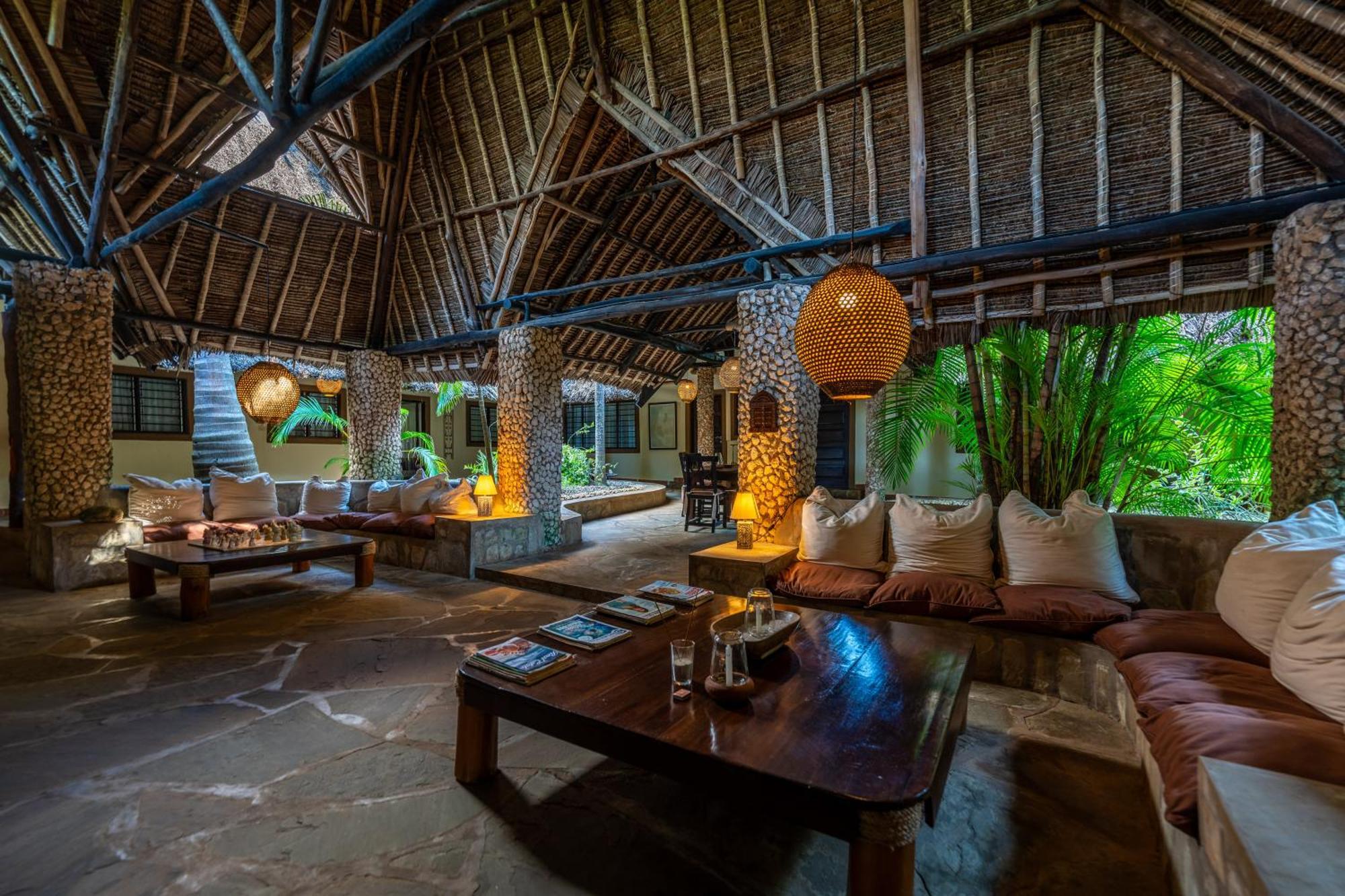 Diani Marine Divers Village Diani Beach Exterior photo