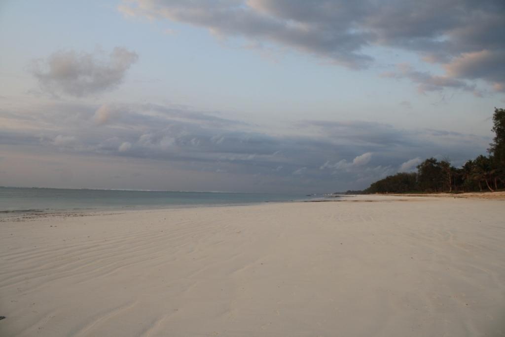 Diani Marine Divers Village Diani Beach Exterior photo