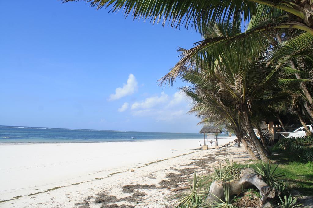 Diani Marine Divers Village Diani Beach Exterior photo